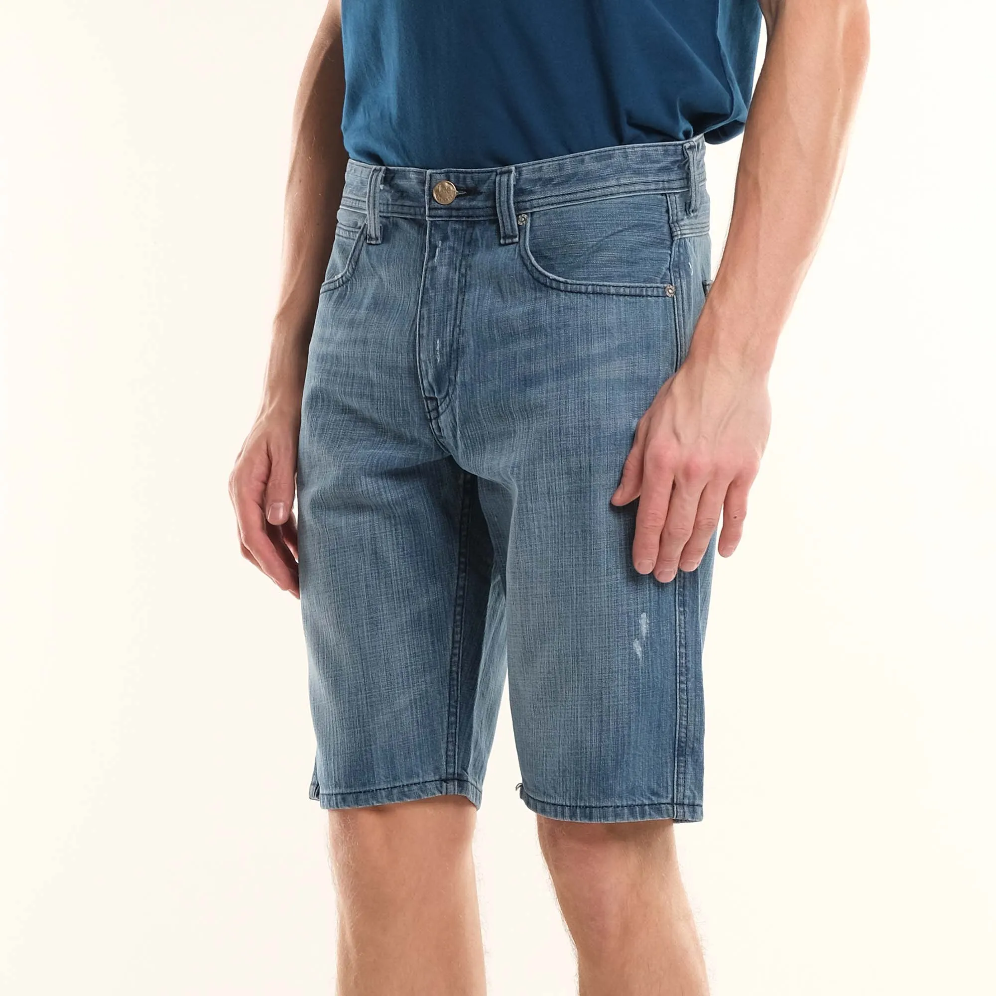 LEE MENS DENIM SHORTS IN LIGHT WASH