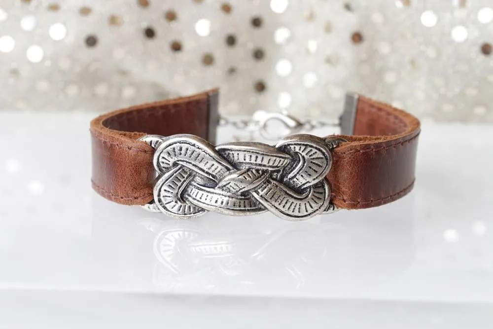 MEN LEATHER BRACELET